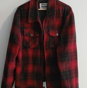 Levi XL Buffalo Plaid Quilted Jacket